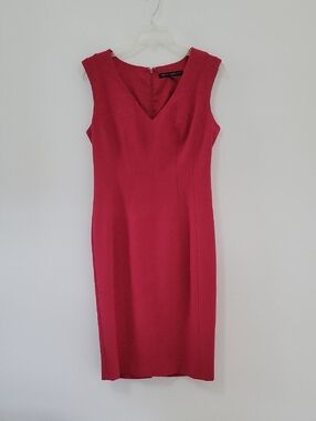 White House Black Market Sleeveless V-Neck Red Sheath Dress, Size 4